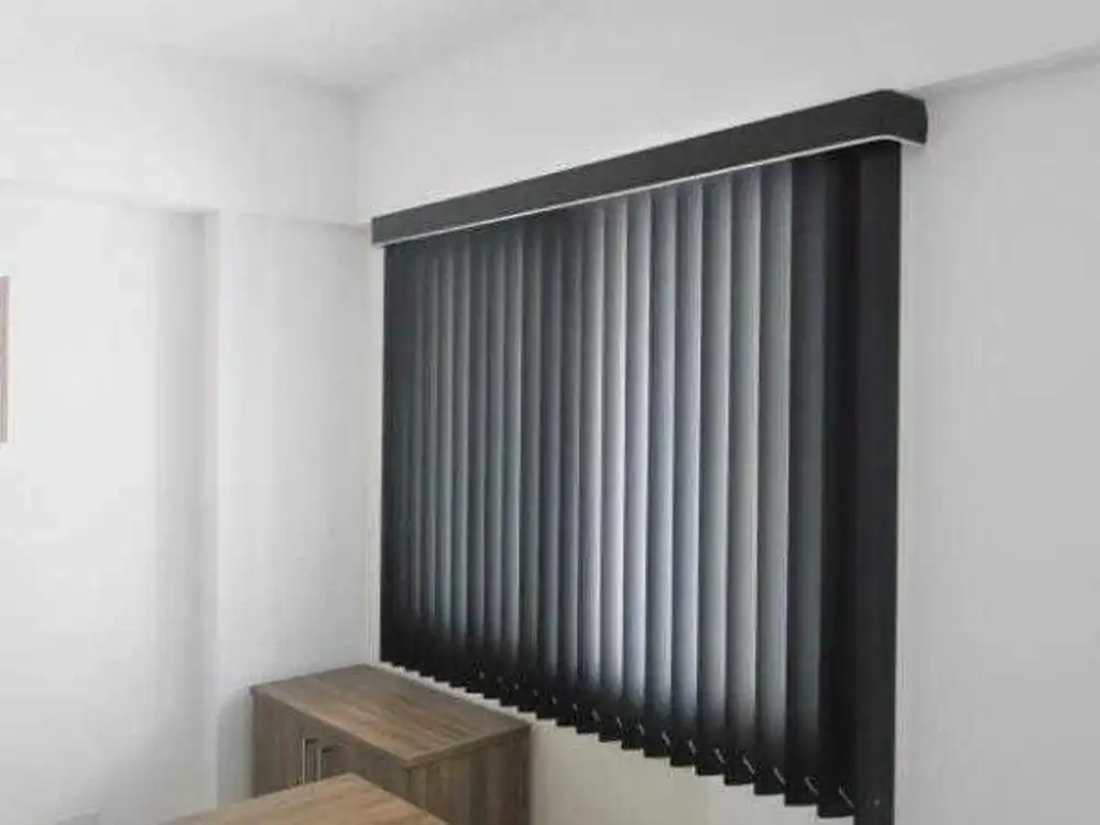 Detalhe de cortina e decoração residencial